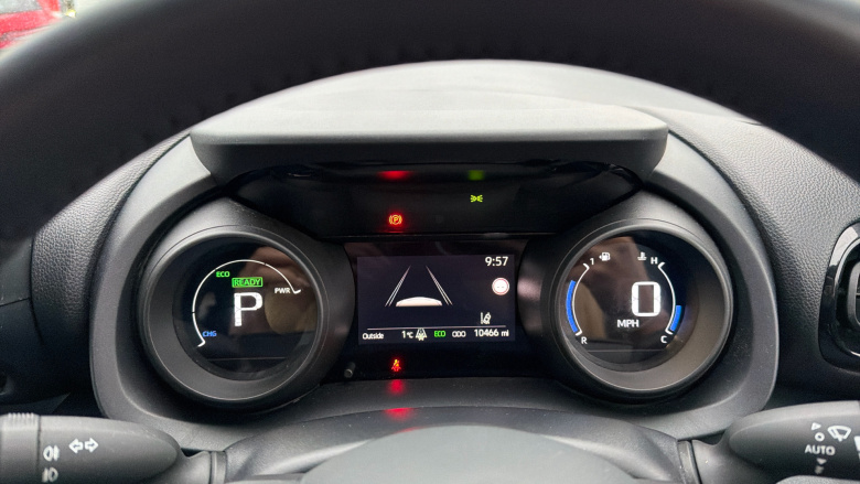 Toyota Yaris 1.5 Hybrid Design 5dr CVT Hybrid Hatchback